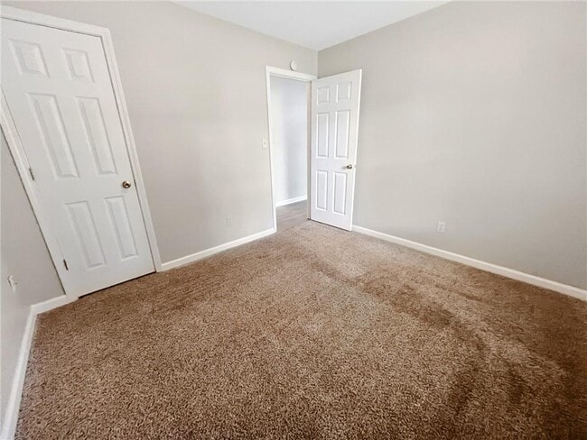 Building Photo - 6640 Saganaw Dr