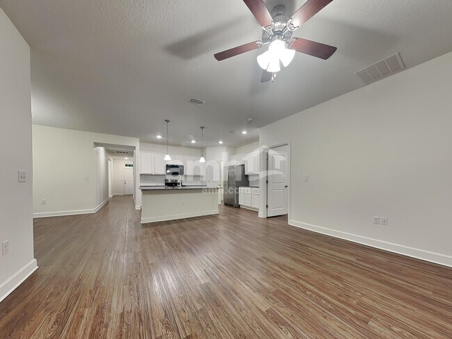 Building Photo - 5786 Hampton Creek Rd