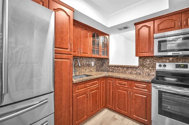 Building Photo - 1333 E Hallandale Beach Blvd