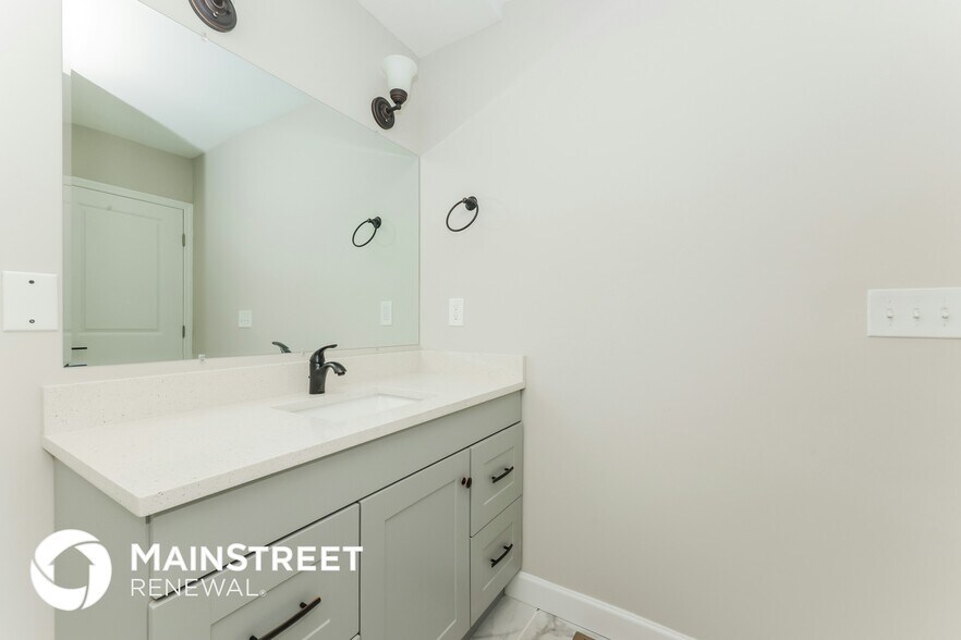 Building Photo - 307 W Due West Ave