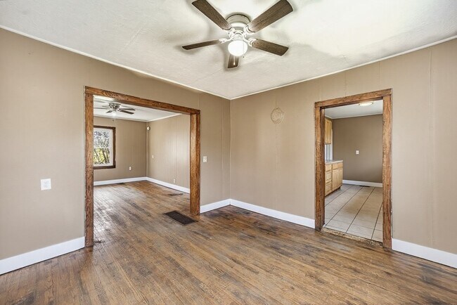 Building Photo - 11494 New Garden Rd