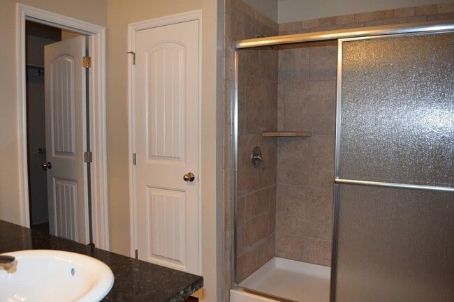 Building Photo - 4704 River Mesa Dr