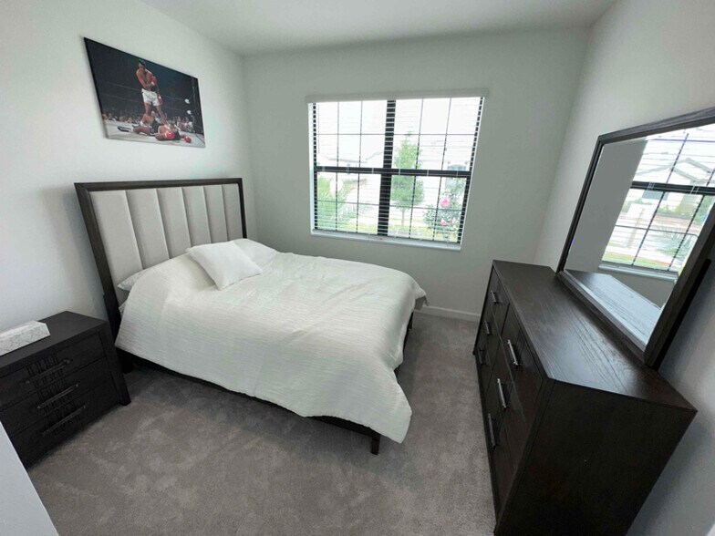 Building Photo - 4980 Seafoam Trl