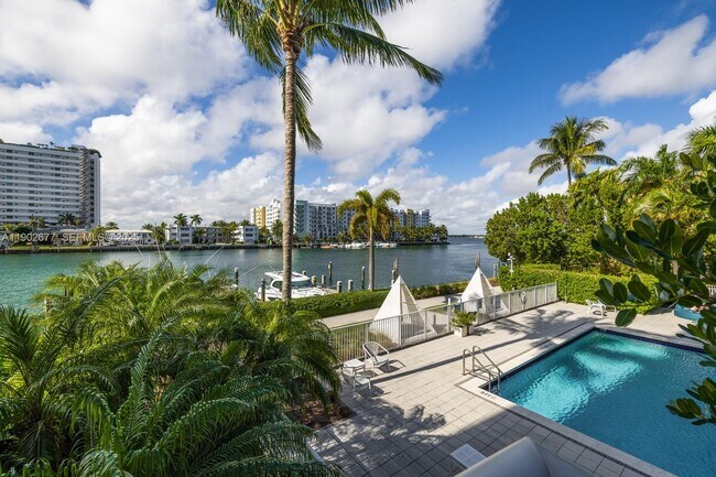 Building Photo - 7928 East Dr