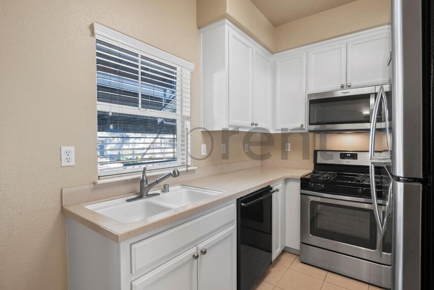 Building Photo - 20 Ashford Pl