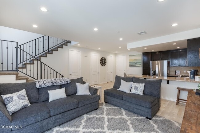 Building Photo - 327 Newbury Vista Ln