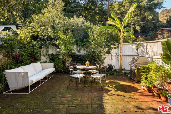 Building Photo - 2146 Stanley Hills Dr