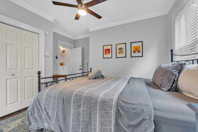 Second bedroom with a cozy Queen-sized bed - 1876 DeKalb Ave NE