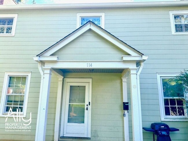 Primary Photo - 114 Maywood Ln