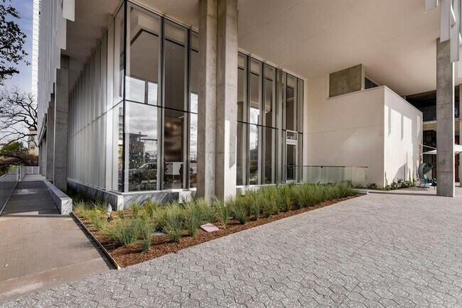 Building Photo - 301 West Ave
