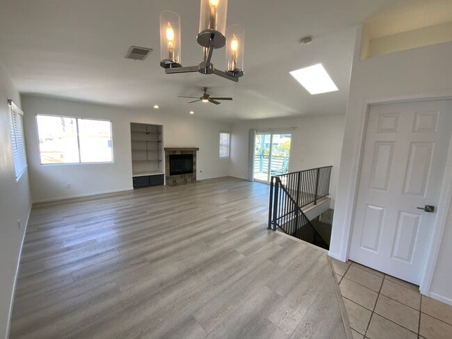 Building Photo - Modern Beach House