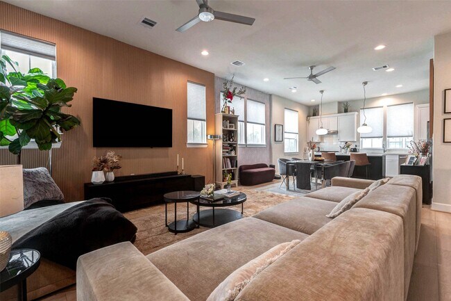 Building Photo - 2802 Grand Fountains Dr