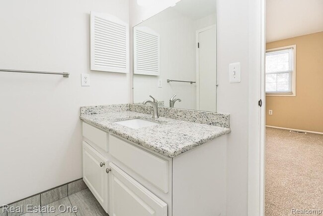 Building Photo - 5075 Buckingham Pl Dr