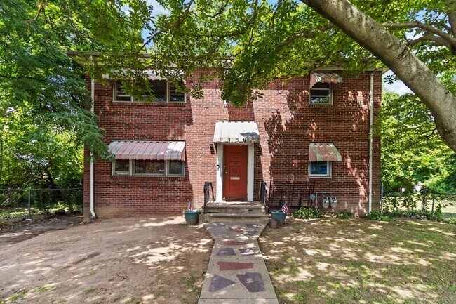 Primary Photo - 167 S Munn Ave
