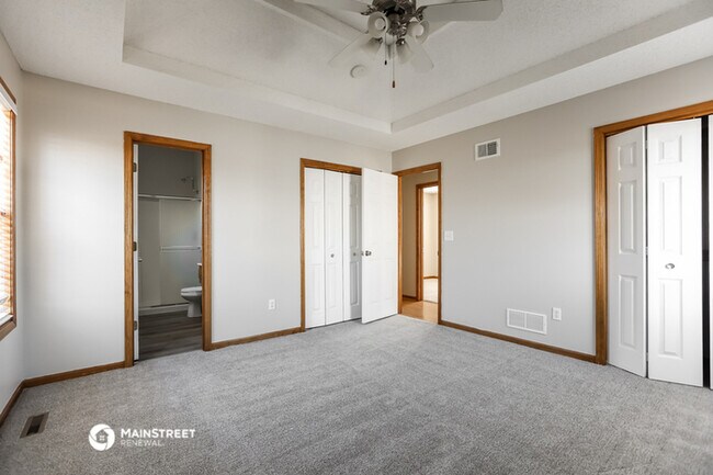 Building Photo - 1401 S Huntington Dr