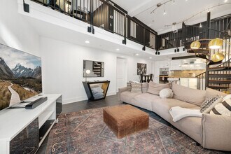 Building Photo - 329 N West Ave