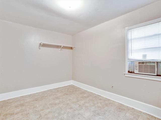 Building Photo - 806 Buckalew St
