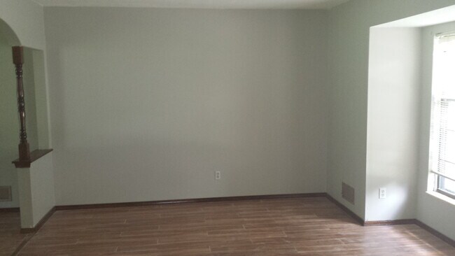 Building Photo - 109 Sunset Dr