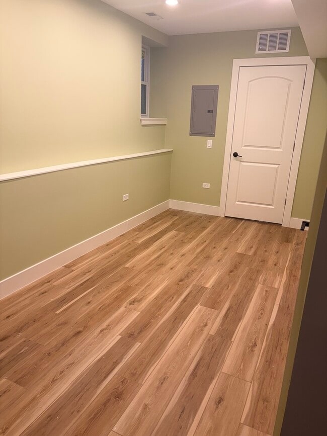 Building Photo - 2719 W Augusta Blvd