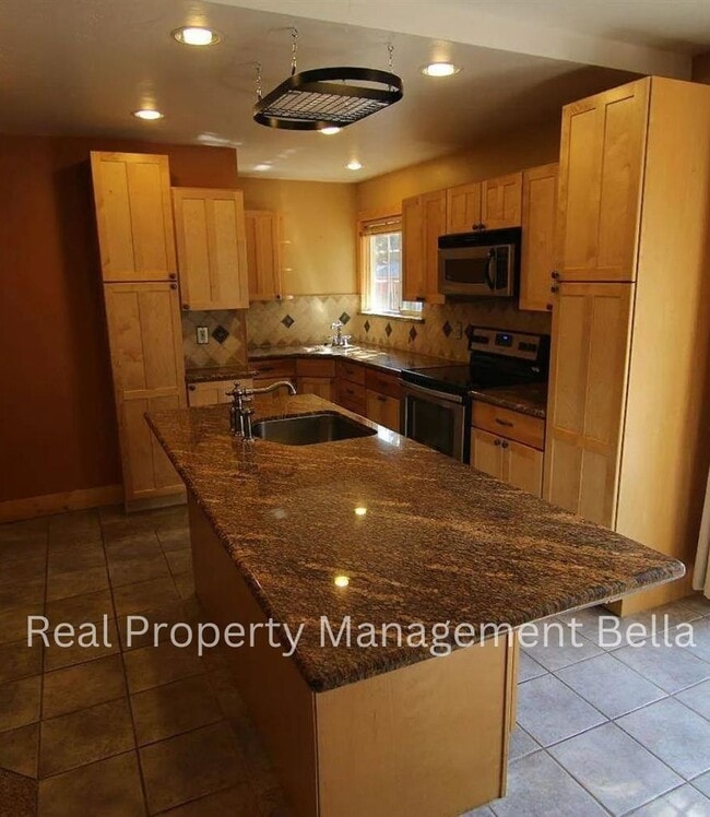 Building Photo - Charming property situated in the highly s...