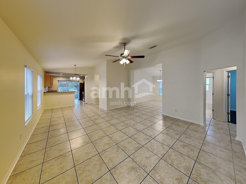 Building Photo - 10126 41st Ct E