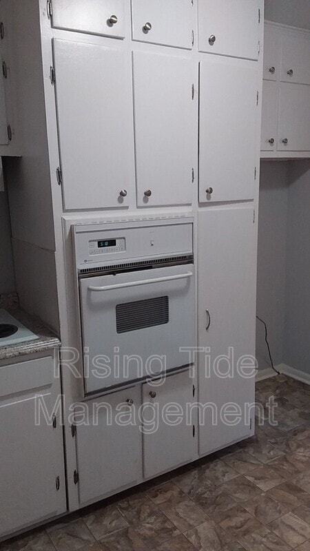 Building Photo - 7016 Briarwood Ln