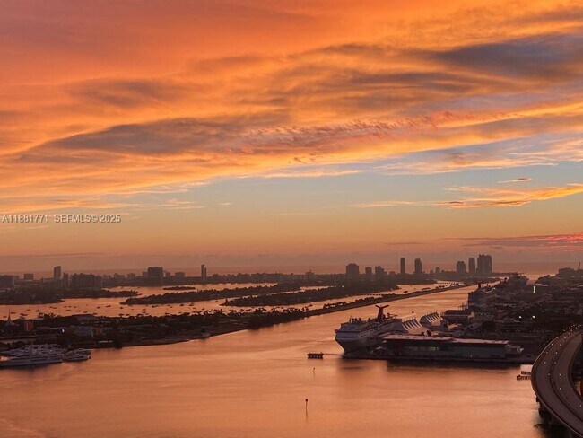 Building Photo - 888 Biscayne Blvd