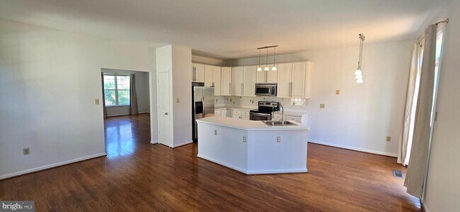 Building Photo - 47369 Darkhollow Falls Terrace