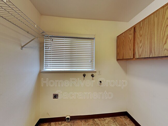 Building Photo - 431 Windward Way