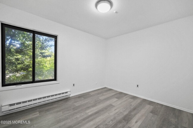Building Photo - 120 Amberly Dr
