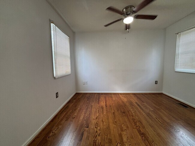 Building Photo - 950 Morgan Ave SE