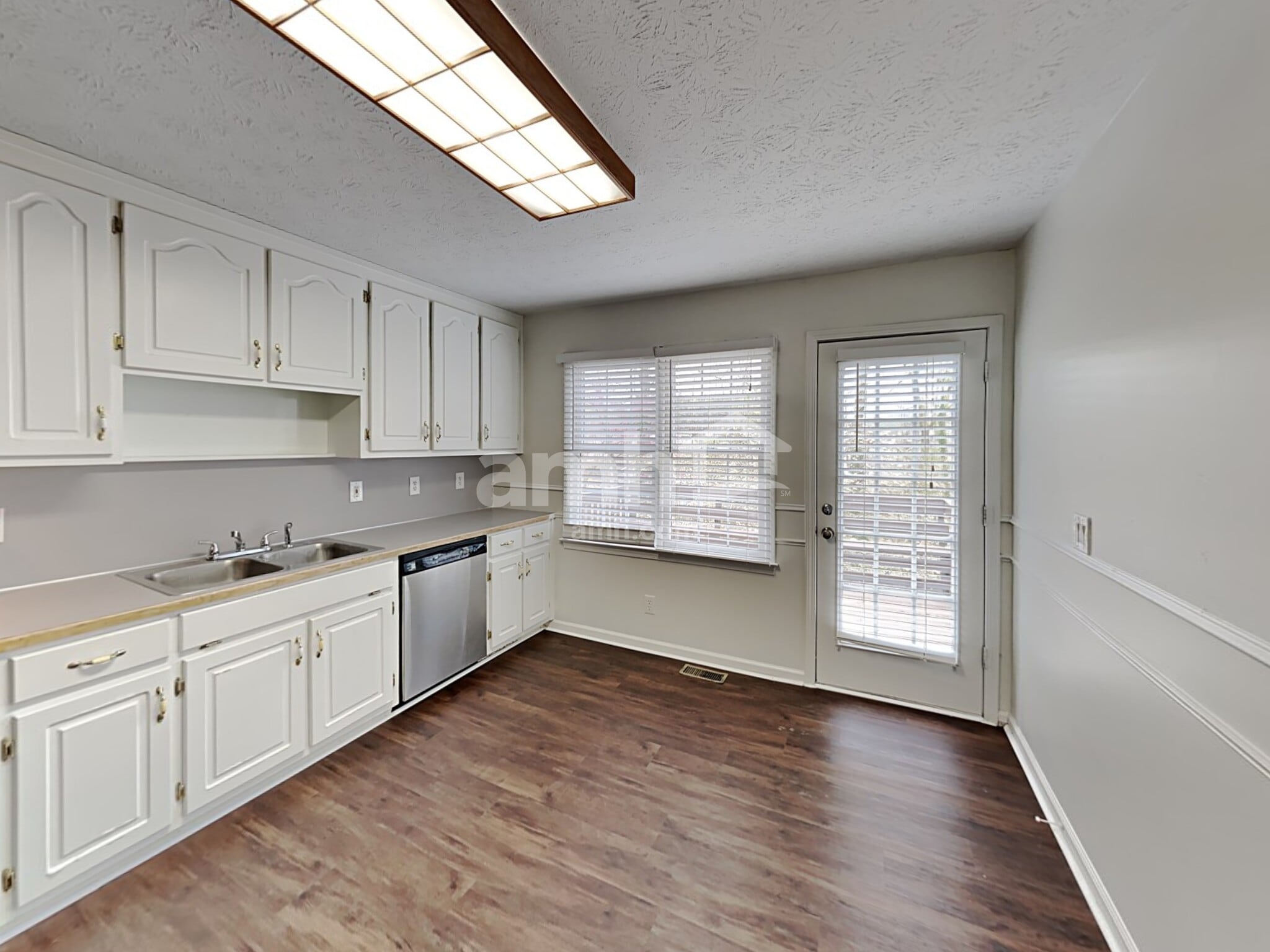 Building Photo - 468 Springfield Dr