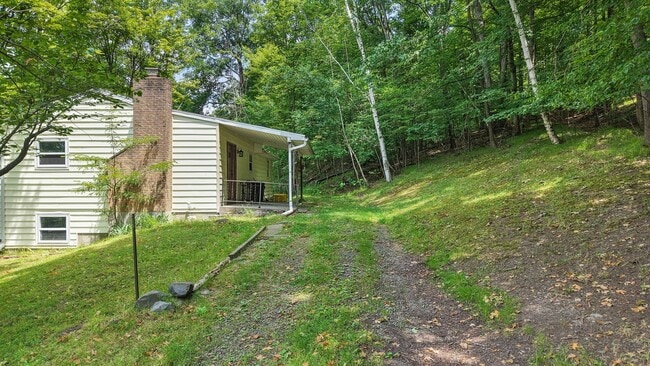 Building Photo - 40 Grand St