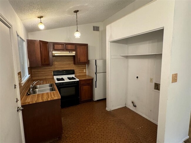 Building Photo - 905 Tillery St
