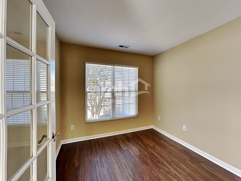 Building Photo - 5102 Wetlands Dr