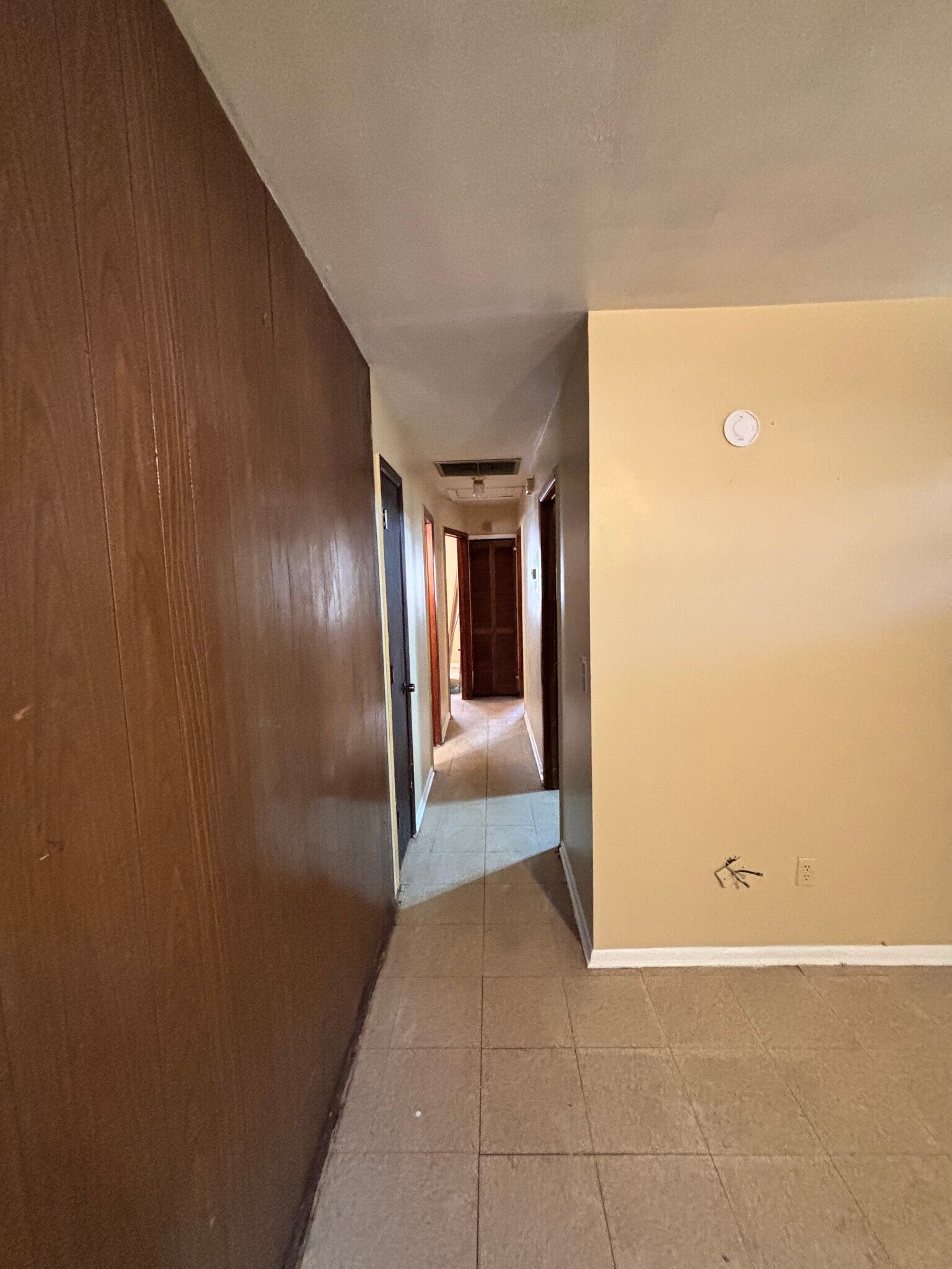 Building Photo - 3725 E 38th Ave