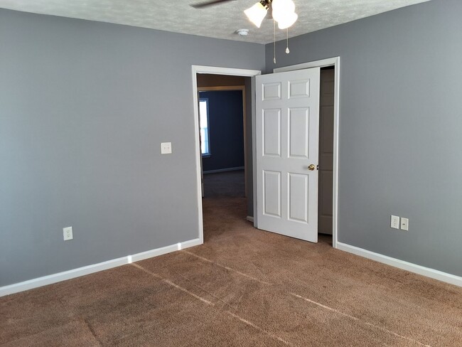 Building Photo - 101 Naples Ct