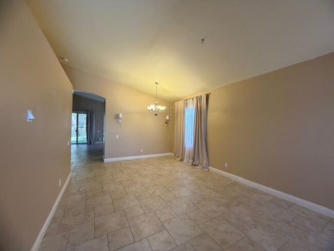 Building Photo - GORGEOUS 4 BEDROOM SINGLE STORY HOME