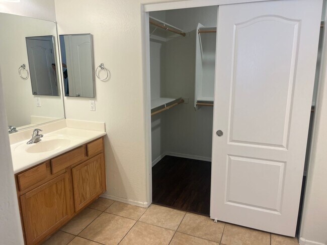 Building Photo - 25524 W Williams St