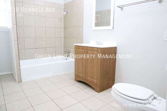 Building Photo - 5208 Bonnell Ave