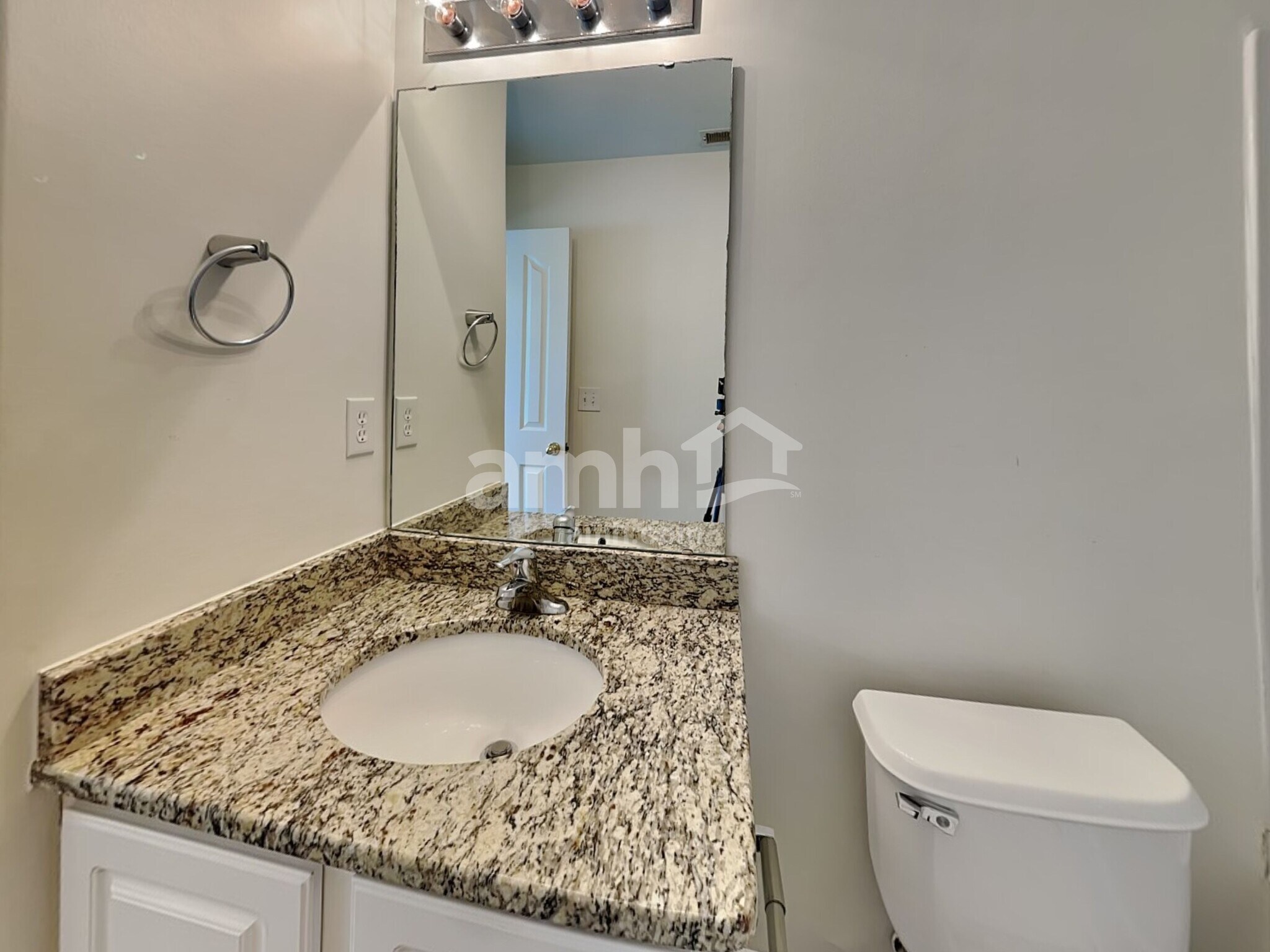 Building Photo - 16 Slow Creek Dr