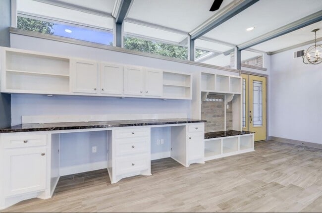 Building Photo - 12903 Figaro Dr