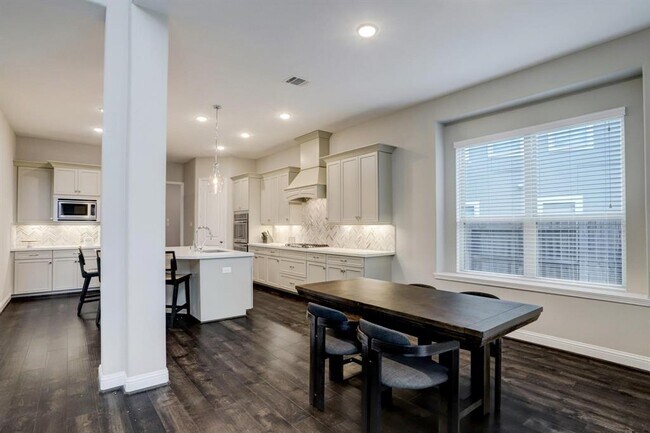 Building Photo - 17322 Legend Creek Ct