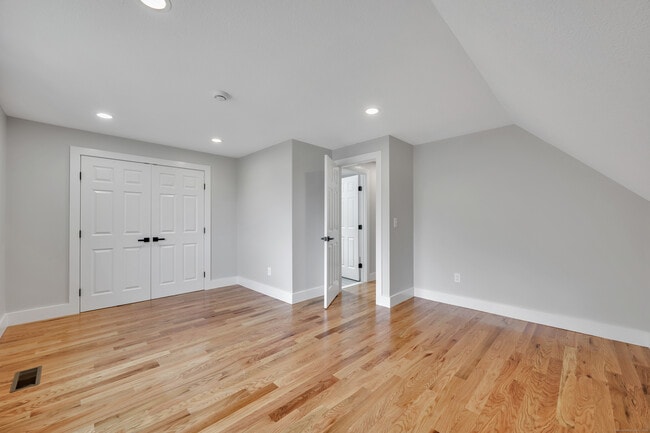 Building Photo - 103 Sprucedale Dr