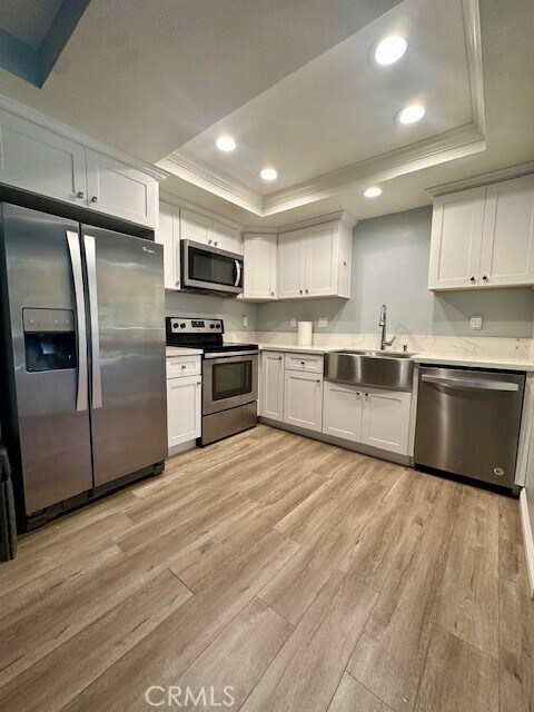 Building Photo - 22719 Lakeway Dr
