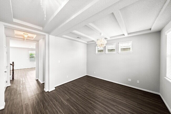 Building Photo - Beautifully Upgraded 3-Bedroom Home for Re...