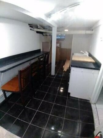 Building Photo - 40 Bristol St