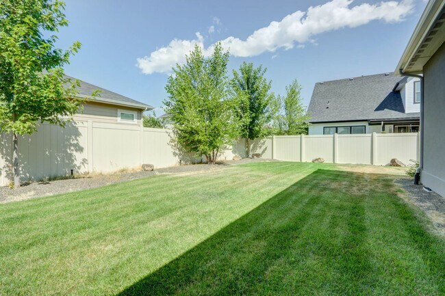 Building Photo - 12090 W Endsley St