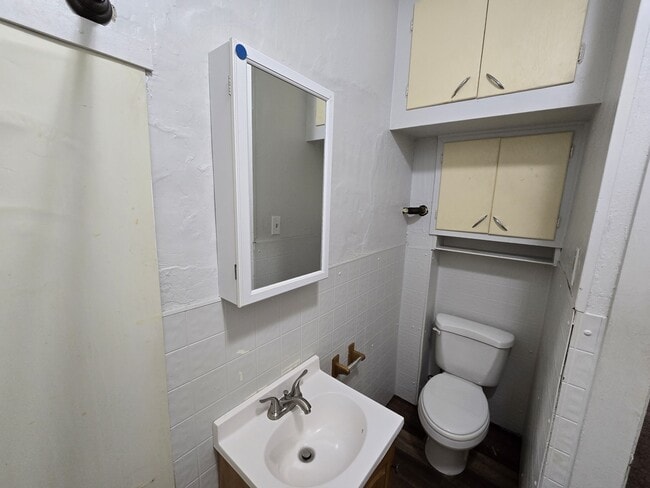 Building Photo - 307 Riehl St