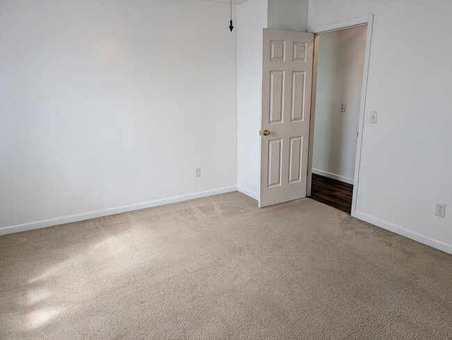 Building Photo - AVAILABLE NOW! 3 Bedroom Ranch with 2 Full...